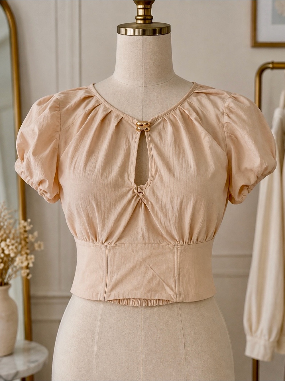 Women's Peach Short-Sleeve Sweetheart Crop Top